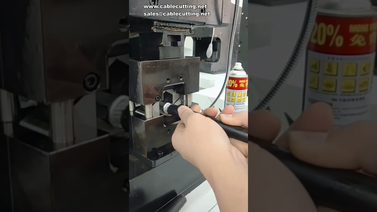 六角形サーボフリーダイチェンジ端子圧着機｜四角4点B形状300mm²オイル圧着対応