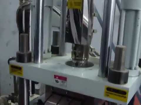 欧州規格電源プラグ自動成形機 WPM-701-3.5T - 高効率・自動生産ライン