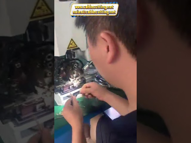 高精度・高速！万能銅線ケーブル用ワイヤーハーネス端子圧着機