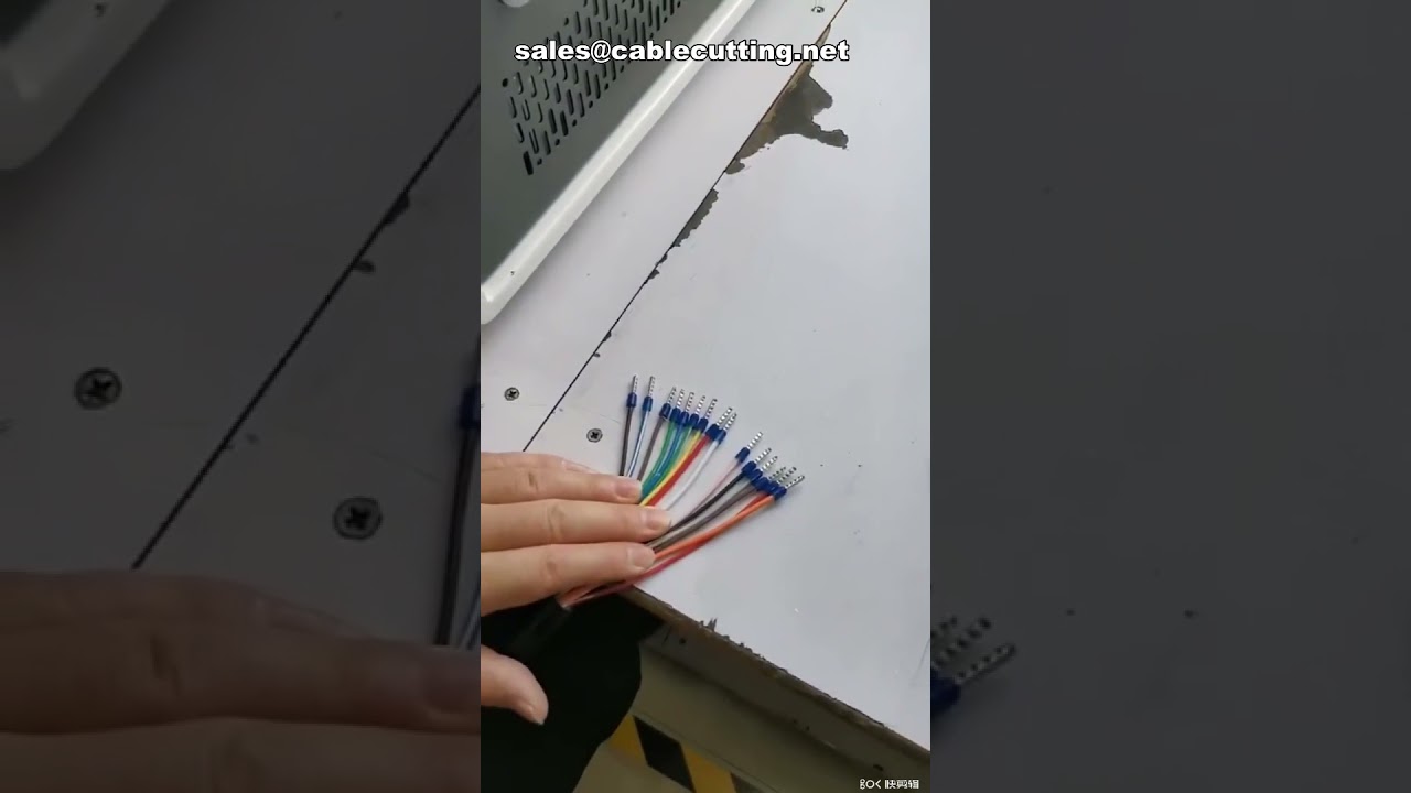 絶縁フェルール圧着機｜半自動ワイヤーターミナル圧着機で作業効率アップ