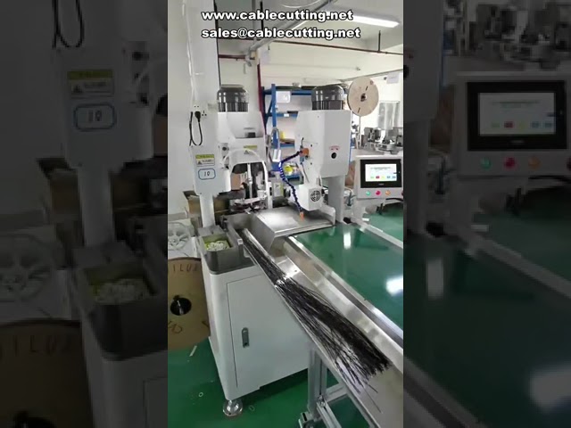 全サーボ自動両端末圧着機｜電線の両端切断・皮むき・圧着を高精度に自動化