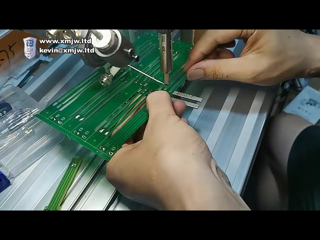 ミニスピーカー半田付け機 | 工場用自動配線はんだ付け装置 | 基板接続溶接機