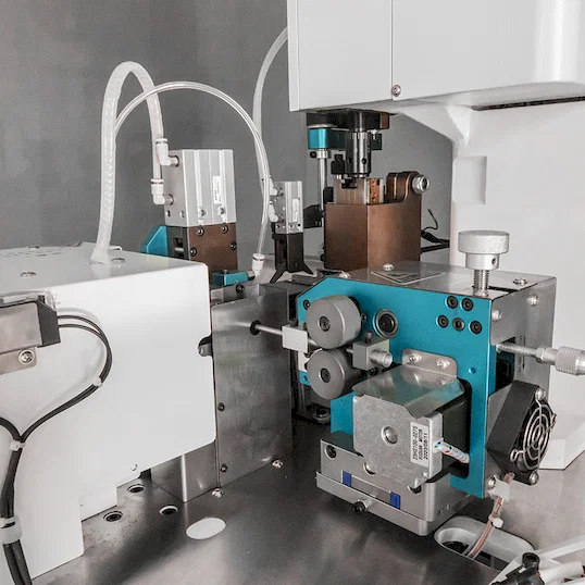 自動ケーブルストリップ・圧着・ツイスト機 Thumb