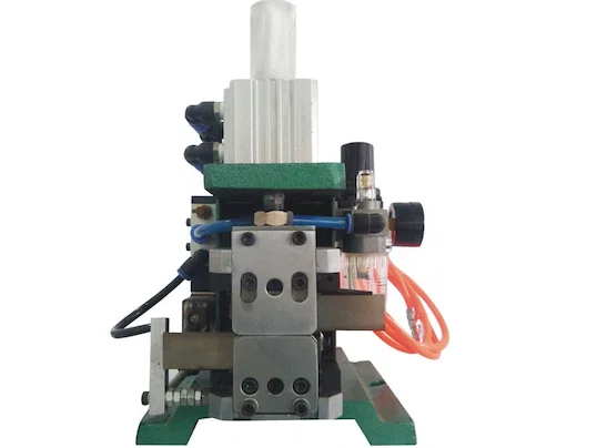 多芯線ストリップ・ツイストマシン WPM-4F+T - ワイヤーカット＆ストリップマシン